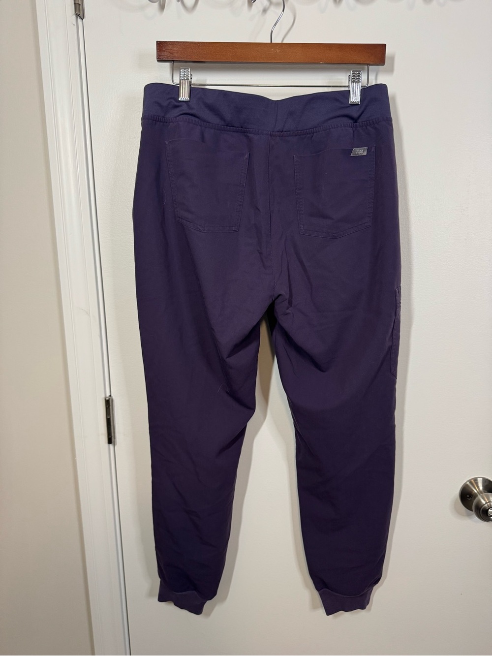 FIGS Women’s Jogger Scrub Pants Deep Purple - Picture 2 of 3